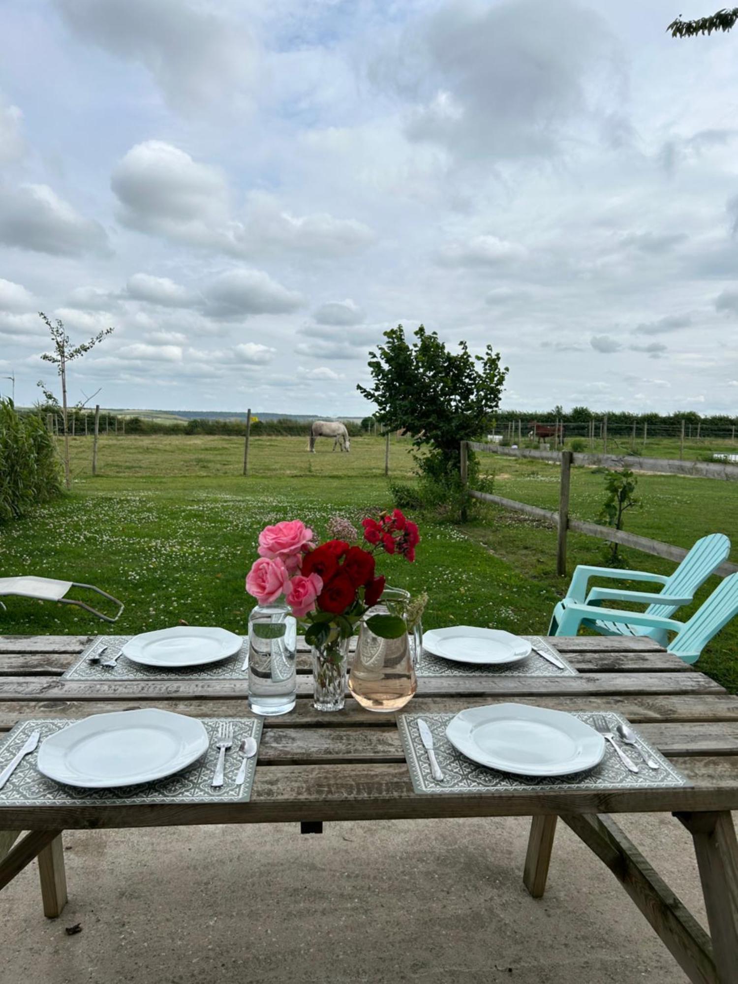 Le Clos De L'Angley Gites Et Ecurie Caffiers Exterior photo
